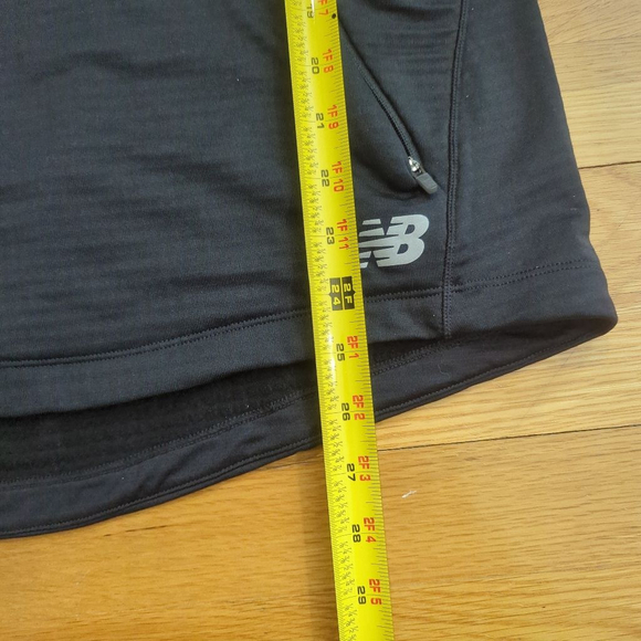 New Balance Running Heat Hoodie NWT Large Black - Picture 16 of 16